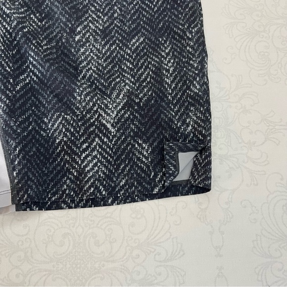 Lululemon T.H.E. Linerless Short 9" in Bleached Herringbone Multi Size Medium - Picture 14 of 14